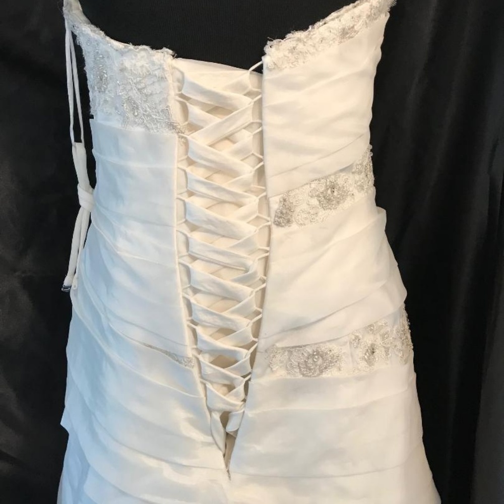 BRIDAL - Picture 2 of 4